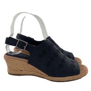 Easy Street womens sandals size 6 navy blue faux leather floral Espadrilles